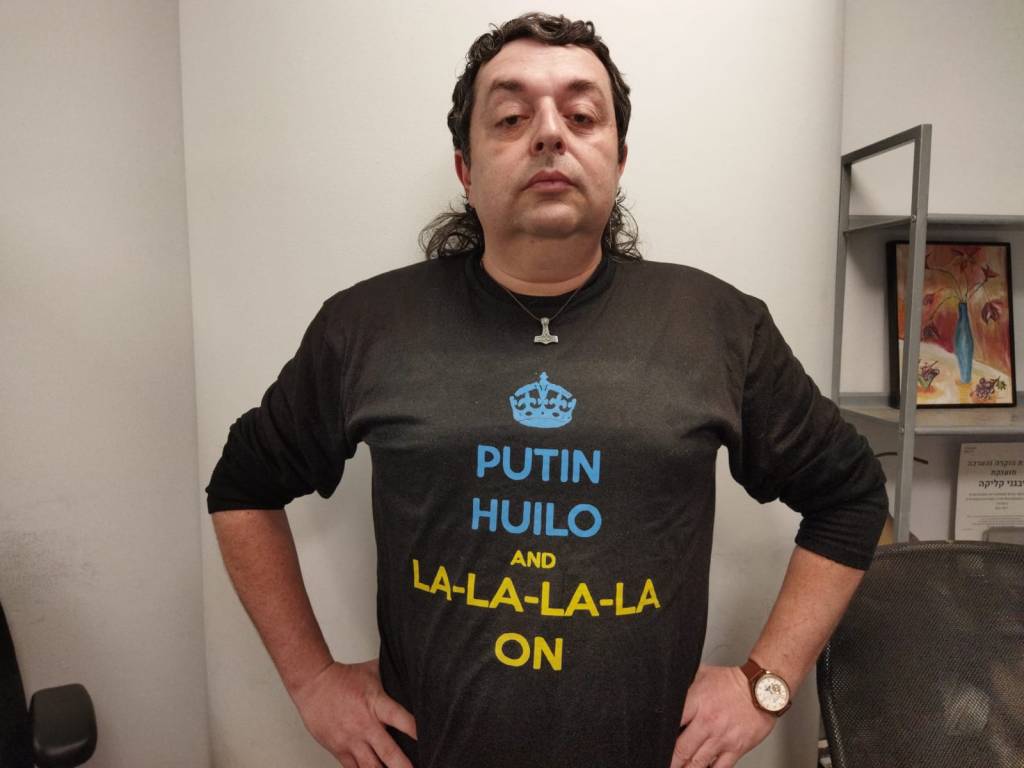 #Русский_военный_корабль_иди_на_уй. Авторское исполнение